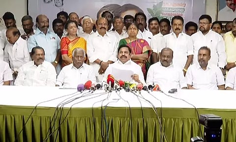 போதைப்பொருட்கள் புழக்கத்தை கட்டுப்படுத்த தி.மு.க. அரசு நடவடிக்கை எடுக்கவில்லை - எடப்பாடி பழனிசாமி குற்றச்சாட்டு