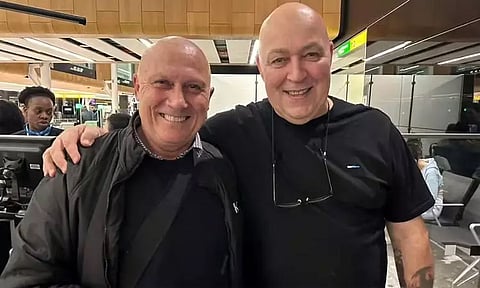 ஒரே மாதிரி தோற்றம் கொண்ட 2 பேர்: விமானத்தில் சந்தித்த போது ஏற்பட்ட சுவாரஸ்யம்