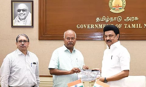 காலை உணவுத்திட்டத்தின் தாக்கம் உள்பட மாநில திட்டக்குழுவால் தயாரிக்கப்பட்டுள்ள 11 ஆய்வு அறிக்கை: முதல்-அமைச்சர் மு.க.ஸ்டாலினிடம் சமர்ப்பிப்பு