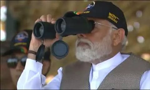 பொக்ரானில் ராணுவ ஒத்திகைப் பயிற்சி: பிரதமர் மோடி நேரில் பார்வையிட்டார்