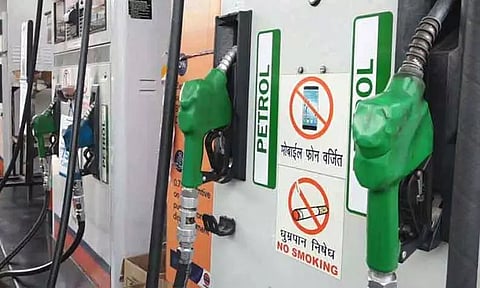 பெட்ரோல், டீசல் விலை குறைப்பு - மத்திய அரசு அதிரடி