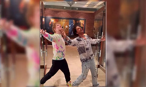 ஷாருக்கானுடன் நடனம் ஆடிய பிரபல பாடகர் எட் ஷீரன் - வீடியோ வைரல்