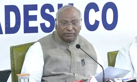 பா.ஜ.க.வின் வங்கிக் கணக்குகளை முடக்க வேண்டும் - மல்லிகார்ஜுன கார்கே கோரிக்கை