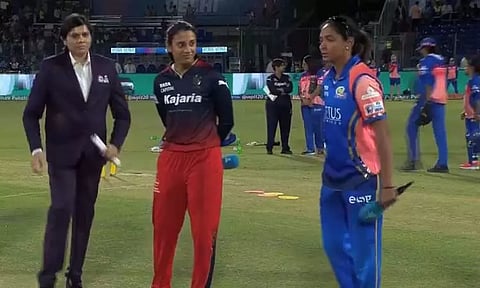 பெண்கள் பிரிமீயர் லீக்: வெளியேற்றுதல் சுற்று - டாஸ் வென்ற பெங்களூரு அணி பேட்டிங் தேர்வு