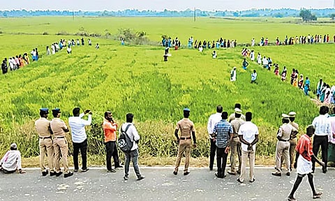 பரந்தூர் விமான நிலையம் அமைக்க எதிர்ப்பு: நாடாளுமன்ற தேர்தலை புறக்கணிக்க போவதாக அறிவிப்பு