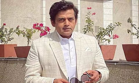 சிறுவயதில் நடித்ததற்காக எனது தந்தை அடித்தே கொல்லப் பார்த்தார்- சங்கத்தமிழன் பட நடிகர்