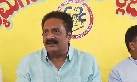 ஜனநாயக நாட்டில் எந்தக் கட்சியும் 400-இடங்களுக்கு மேல் வெற்றி பெறாது: பிரகாஷ் ராஜ்