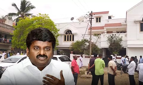 முன்னாள் அமைச்சர் வீட்டில் 8 மணி நேரத்தை தாண்டி அமலாக்கத் துறை சோதனை