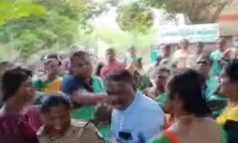 அவதூறாக பேசியதால் வக்கீலை தாக்கிய திருநங்கைகள் - ராமநாதபுரத்தில் பரபரப்பு