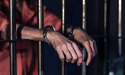 குளிக்க சென்ற சிறுமி: பாலியல் வன்கொடுமை செய்து கொலை - நாடகமாடிய பெரியப்பா கைது