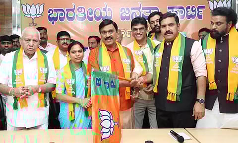 எந்த நிபந்தனையும் இன்றி மீண்டும் பா.ஜ.க.வில் ஐக்கியமானார் ஜனார்த்தன ரெட்டி