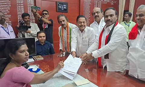 நீலகிரி தொகுதியில் தி.மு.க. வேட்பாளர் ஆ.ராசா வேட்புமனு தாக்கல்