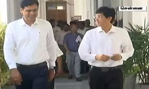 'ரோந்து வாகனங்கள் மூலம் கண்காணிப்பு பணி தீவிரம்' - சென்னை மாவட்ட தேர்தல் அலுவலர் ராதாகிருஷ்ணன் தகவல்