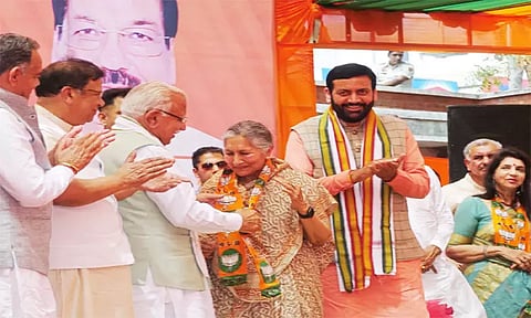 இந்தியாவின் பணக்கார பெண்மணி சாவித்ரி ஜிண்டால் காங்கிரசில் இருந்து விலகி பா.ஜ.க.வில் இணைந்தார்