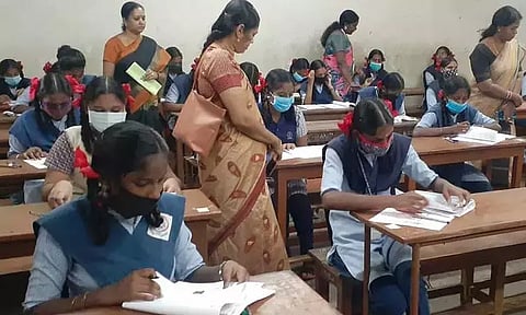 4 முதல் 9ம் வகுப்புகளுக்கான இறுதித் தேர்வு அட்டவணையில் மாற்றம்