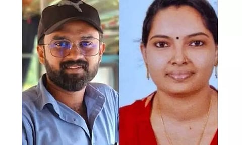 சரக்கு லாரி மீது காரை மோதவிட்டு ஆசிரியையுடன் தற்கொலை செய்த கள்ளக்காதலன்