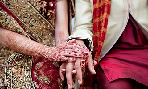 திருமணத்திற்கு மறுநாள் கணவரை விட்டு மணமகள் ஓட்டம்... விசாரணையில் திடுக் தகவல்