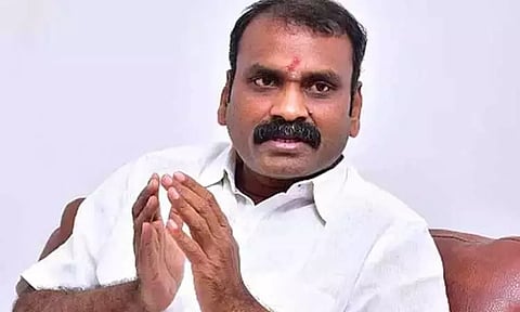 தமிழகத்தில் தேர்தல் அதிகாரிகளின் செயல்பாடு தி.மு.க.வினருக்கு ஆதரவாக உள்ளது - எல்.முருகன்