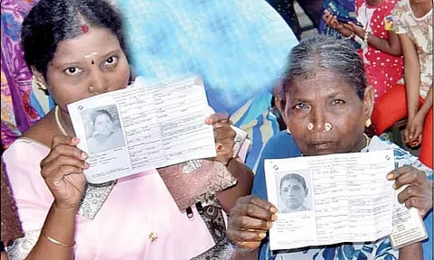 தமிழ்நாட்டில் வாக்காளர்களுக்கு பூத் சிலிப் வழங்கும் பணி தொடக்கம்