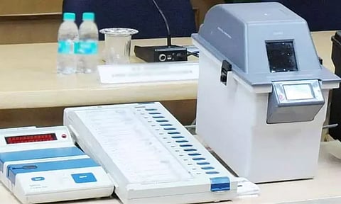 அனைத்து விவிபாட் சீட்டுகளையும் எண்ணக் கோரி மனு: தேர்தல் ஆணையம் பதிலளிக்க சுப்ரீம் கோர்ட்டு நோட்டீஸ்