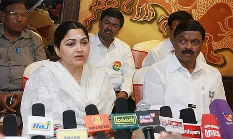 நீட் தேர்வுக்கு கையெழுத்திட்டத்தே காங்கிரஸ்தான்- குஷ்பு விமர்சனம்