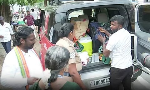 விஜய் வசந்த் வாகனத்தை சோதனை செய்த தேர்தல் பறக்கும் படையினர்