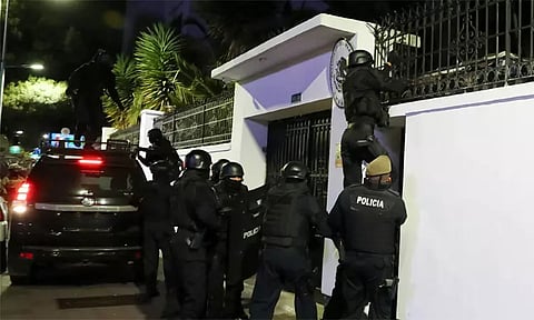 தூதரகத்திற்குள் போலீஸ் நுழைந்து கைது நடவடிக்கை... ஈக்வடாருடன் தூதரக உறவை முறித்தது மெக்சிகோ