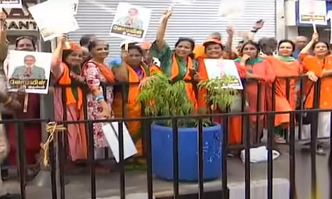 சென்னையில் பிரதமர் மோடி: குவியும் தொண்டர்கள்.. பாதுகாப்பு ஏற்பாடுகள் தீவிரம்