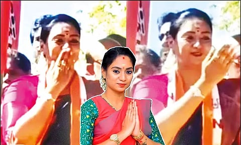 தொண்டர்களை நோக்கி முத்தங்களை பறக்க விட்ட முன்னாள் அமைச்சர்