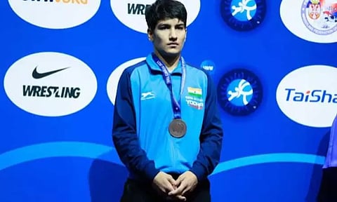 ஆசிய மல்யுத்தம்: வெள்ளிப்பதக்கம் வென்றார் ராதிகா