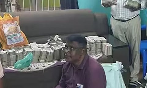 புதுச்சேரியில் ரூ.4.09 கோடி பறிமுதல் - பறக்கும் படை அதிரடி