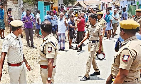 தூத்துக்குடி அருகே தேர்தல் புறக்கணிப்பு: கிராமத்தில் 50 பேர் மீது போலீஸ் வழக்கு பதிவு