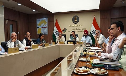 வெப்ப அலை பரவல்; தேர்தல் ஆணையம் தீவிர ஆலோசனை