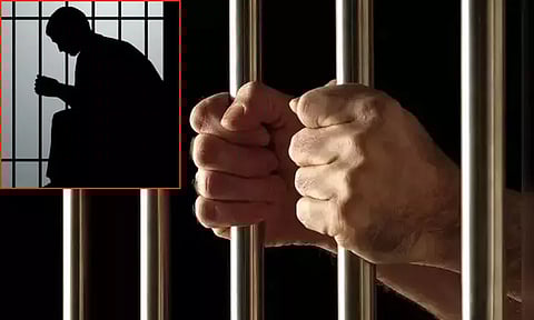 கள்ளக்காதலியை அடித்துக் கொன்ற வழக்கு.. சிங்கப்பூரில் இந்திய வம்சாவளி நபருக்கு 20 ஆண்டு சிறை