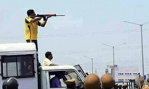 தூத்துக்குடி துப்பாக்கிச் சூடு சம்பவம்: பதில் மனு தாக்கல் செய்ய சென்னை ஐகோர்ட்டு உத்தரவு