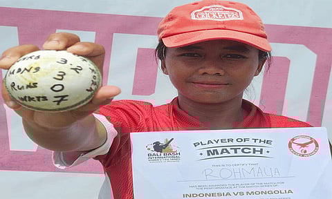 சர்வதேச பெண்கள் டி-20 கிரிக்கெட்: ரன் விட்டுக்கொடுக்காமல் 7 விக்கெட் - இந்தோனேசிய வீராங்கனை சாதனை