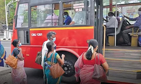 சென்னை பயணிகளின் கவனத்திற்கு... மாநகர பேருந்துகள் நிற்கவில்லையா? - புகார் எண் அறிவிப்பு