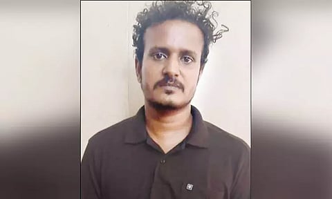 குழந்தை பெத்துக்க முடியாதவன் என திட்டியதால் ஆத்திரம்: ஆட்களை ஏவி தந்தையை கொலை செய்த மகன்