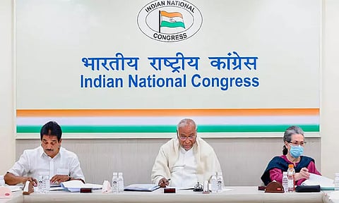 அமேதி, ரேபரேலி தொகுதிகளில் காங்கிரஸ் வேட்பாளர்கள் யார்? கார்கே தலைமையில் இன்று ஆலோசனை