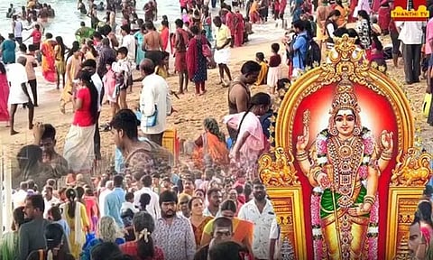 திருச்செந்தூர் முருகன் கோவிலில் அலைமோதும் பக்தர்கள் கூட்டம் - நீண்ட வரிசையில் காத்திருந்து தரிசனம்