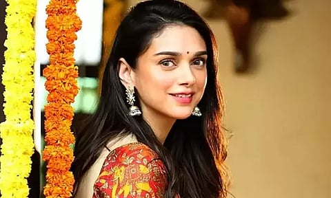 காதலுக்கு உண்மையாக இருக்க வேண்டும்... பார்ட்னரிடமும் அதைத்தான் எதிர்பார்க்கிறேன் - நடிகை அதிதி ராவ்