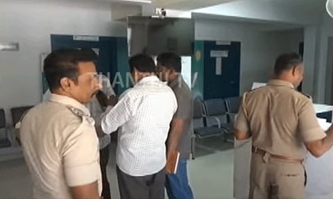 நாடு முழுவதும் பல்வேறு மருத்துவமனைகள், அரசு அலுவலகங்களுக்கு வெடிகுண்டு மிரட்டல்