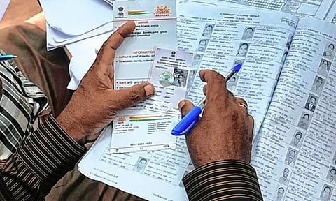 வாக்காளர் பெயர் நீக்கம்: புகார்கள் மீது ஆய்வு - தேர்தல் கமிஷன் தகவல்