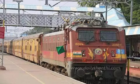 செந்தூர் எக்ஸ்பிரஸ் ரெயிலில் கூடுதல் பெட்டிகள் இணைக்க பரிசீலனை