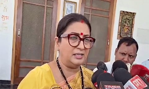 'அமேதி தொகுதியில் காங்கிரஸ் தோல்வியை ஒப்புக்கொண்டுவிட்டது' - ஸ்மிரிதி இரானி விமர்சனம்