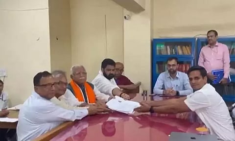 மனோகர் லால் கட்டார் வேட்பு மனு தாக்கல்