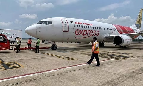 ஏர் இந்தியா எக்ஸ்பிரஸ் ஊழியர்கள் போராட்டம் எதிரொலி: விமான சேவைகள் 2வது நாளாக ரத்து