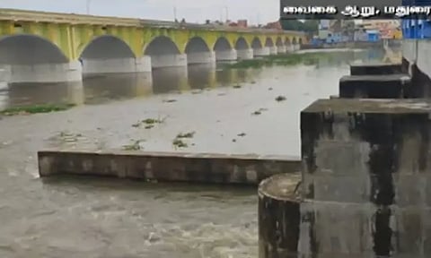 வைகை ஆற்றில் நீர்வரத்து அதிகரிப்பு... கரையோர மக்களுக்கு எச்சரிக்கை