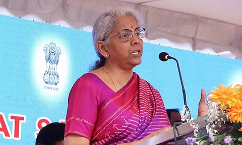 இலவச திட்டங்களை அமல்படுத்த எவ்வளவு செலவு ஆகும் தெரியுமா? ராகுல் காந்திக்கு நிதி மந்திரி கேள்வி