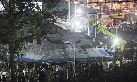 மராட்டியம்: விளம்பர பதாகை சரிந்து விழுந்து விபத்து - பலி எண்ணிக்கை 14 ஆக உயர்வு